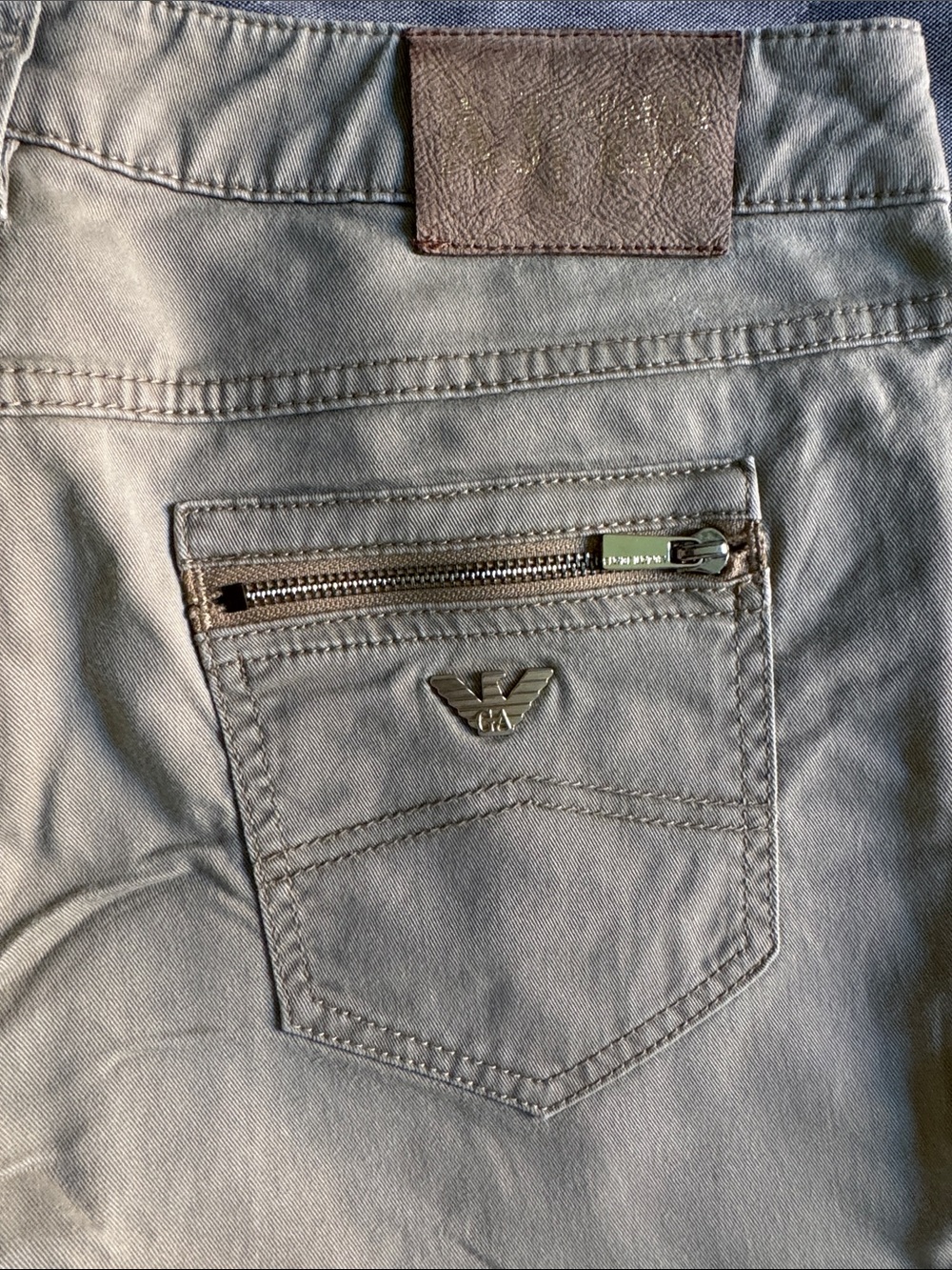 Armani Jeans Women's Straight Leg Jeans in Light Khaki